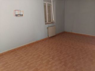 Casa adosada en venta en Valdepeñas