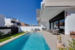 Chalet en venta en Zona Pueblo en Pilar de la Horadada