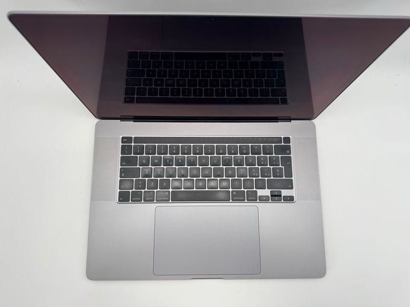 Macbook Pro 16” 2019 afbeelding 2