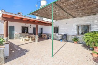 Casa adosada en venta en Coín