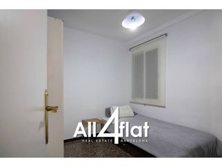 Piso en venta en El Carmel en Barcelona