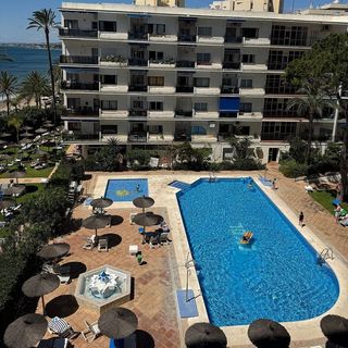 Piso en venta en Playa de la Fontanilla en Marbella