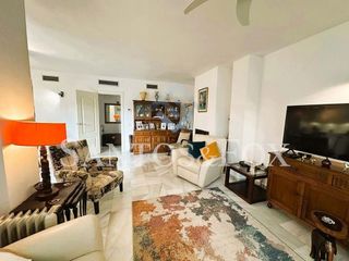 Piso en venta en Los Naranjos - Las Brisas en Marbella