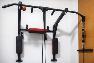 Barra dominadas pared multifuncional