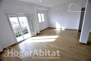 Piso en venta en Nou Moles en Valencia