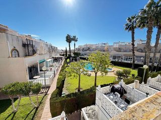 Casa adosada en venta en Florida Baja en Alicante