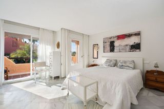 Casa adosada en venta en Nueva Andalucía centro en Marbella