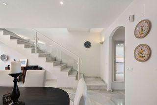 Casa adosada en venta en Nueva Andalucía centro en Marbella