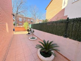 Casa adosada en venta en Santa Perpètua de Mogoda