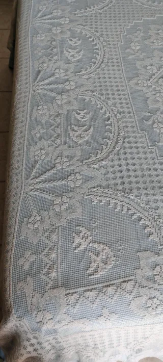 Copriletto Filet fatto a mano