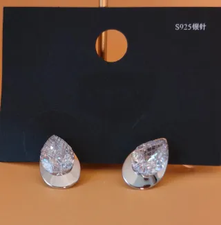 Pendientes Aro Oro con Cristales Verdes y Blancos