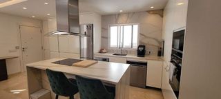 Piso en venta en Los Naranjos - Las Brisas en Marbella