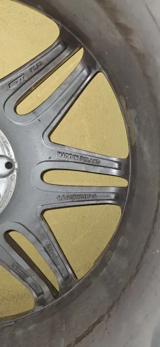 Llantas de aleación plateadas De Mercedes Amg 19"