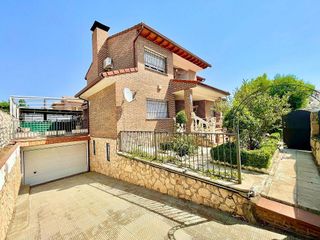 Chalet en venta en Cabanillas del Campo