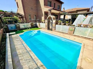 Chalet en venta en Cabanillas del Campo