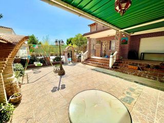 Chalet en venta en Cabanillas del Campo