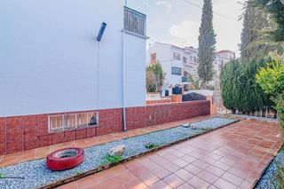 Casa adosada en venta en Zubia (La)