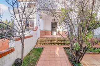 Casa adosada en venta en Zubia (La)