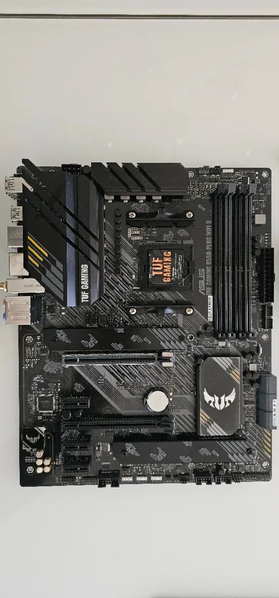 KIT GAMER ASUS TUF B550 Plus WIFI 2+R7 5700X + 16g afbeelding 2