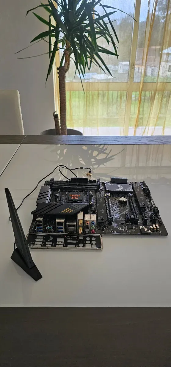 KIT GAMER ASUS TUF B550 Plus WIFI 2+R7 5700X + 16g afbeelding 3