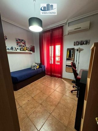 Chalet en venta en Linares