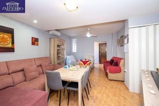 Casa adosada en venta en Avda. De los Ogíjares en Armilla