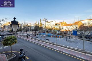 Casa adosada en venta en Avda. De los Ogíjares en Armilla