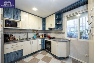 Casa adosada en venta en Avda. De los Ogíjares en Armilla