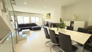 Casa adosada en venta en Plaça Catalunya en Prat de Llobregat, El