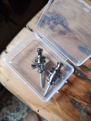 Enganches de seguridad para guitarra