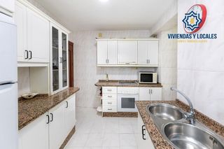 Piso en venta en Camino de Ronda - Rosaleda en Granada