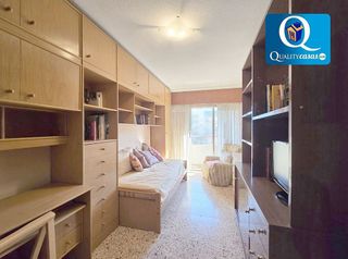 Piso en venta en Carolinas Altas en Alicante