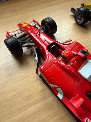 Coches F1 Ferrari y Renault