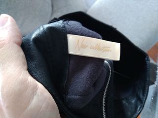 Falda negra con tachuelas