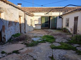 Casa adosada en venta en Valdepeñas