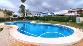 Casa pareada en venta en Centro en Chiva