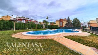 Casa pareada en venta en Centro en Chiva