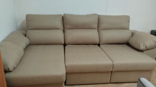 Chaiselongue extraíble AL SUELOcon arcón y 2 poufs