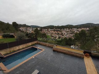 Chalet en venta en Vallirana