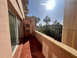 Piso en venta en Los Naranjos - Las Brisas en Marbella