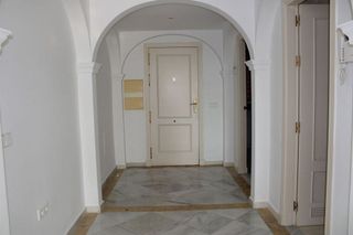 Piso en venta en Los Naranjos - Las Brisas en Marbella