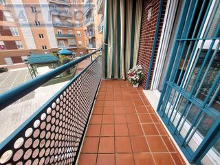 Piso en venta en Colores - Entreparques en Sevilla