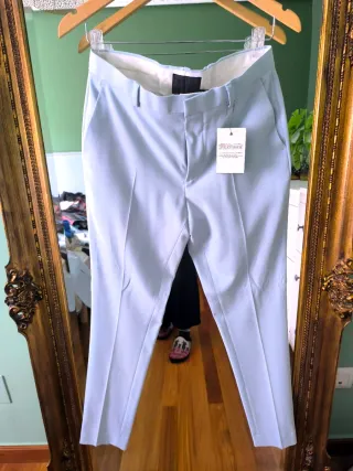 Traje de hombre azul claro sin estrenar