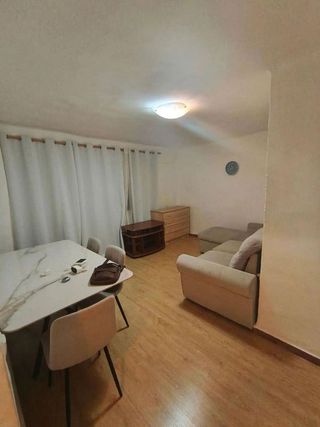 Piso en venta en Colonia Requena en Alicante