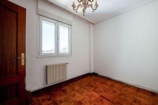 Piso en venta en Numancia - San Fernando en Santander