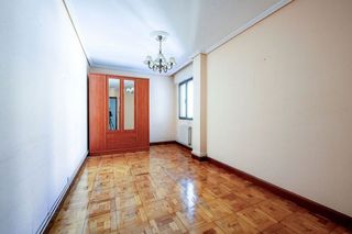 Piso en venta en Numancia - San Fernando en Santander