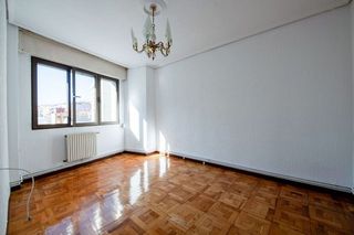 Piso en venta en Numancia - San Fernando en Santander