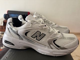 New Balance 530 Plata y Blanco
