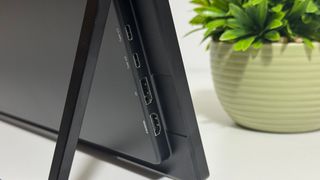 MONITOR PORTÁTIL UPERFECT UMAX 27 SWITCHES