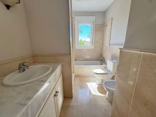 Casa pareada en venta en Calahonda en Mijas